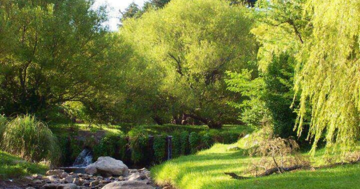 El encantador pueblo argentino con calles llenas de flores, artesanos y vistas únicas
