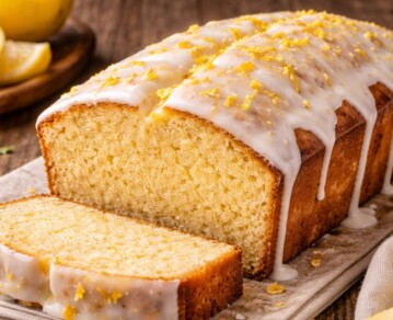 Budín de limón súper húmedo con glaseado irresistible que realza todo el sabor