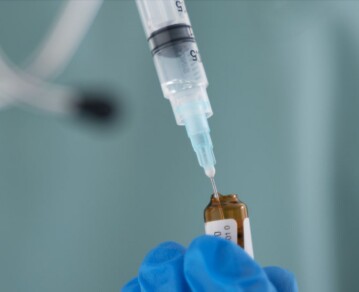 "Dura entre 2 y 5 minutos": qué efectos generan el propofol y el fentanilo, por qué son letales fuera del quirófano y cómo funcionaban las "propofest" clandestinas