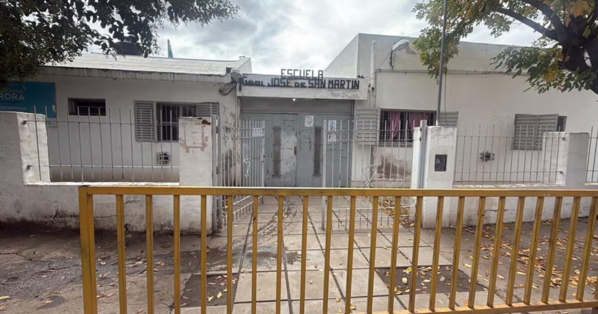 Jugaba a la pelota y se desplomó en el recreo: conmoción en Córdoba por la muerte de un chico de 11 años