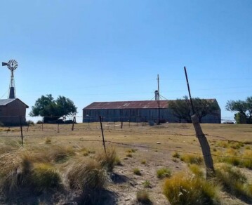 El pueblo fantasma argentino que quedó abandonado y se puede recorrer como un museo a cielo abierto