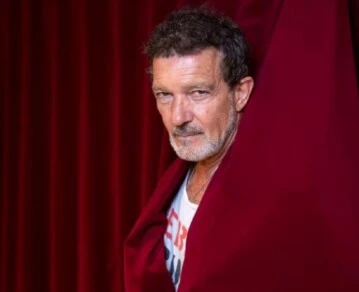 Apertura Antonio Banderas-Revista Gente