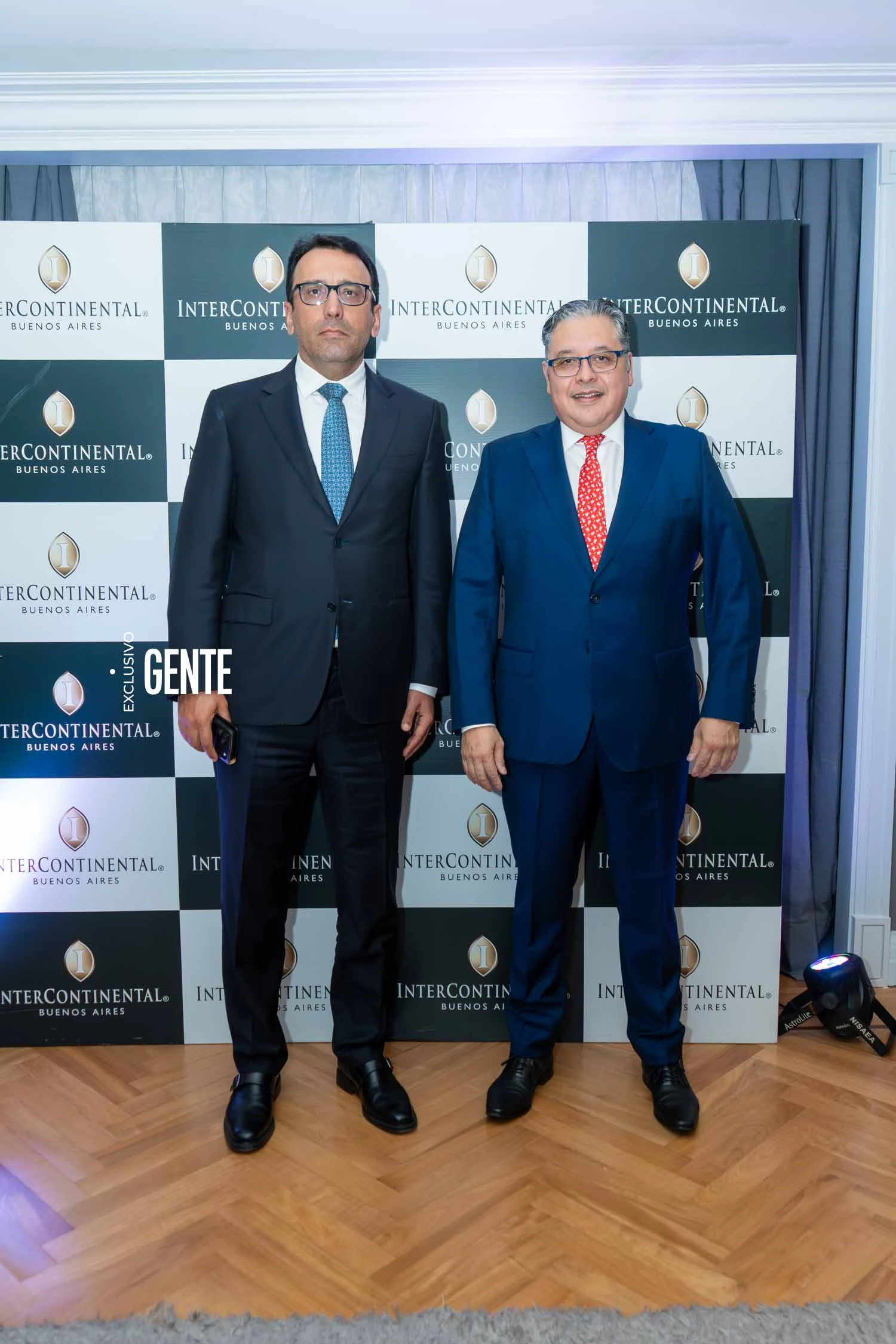 Embajador de Azerbaiyán, Ramzi Teymurov y el relacionista diplomático Ariel Blufstein.