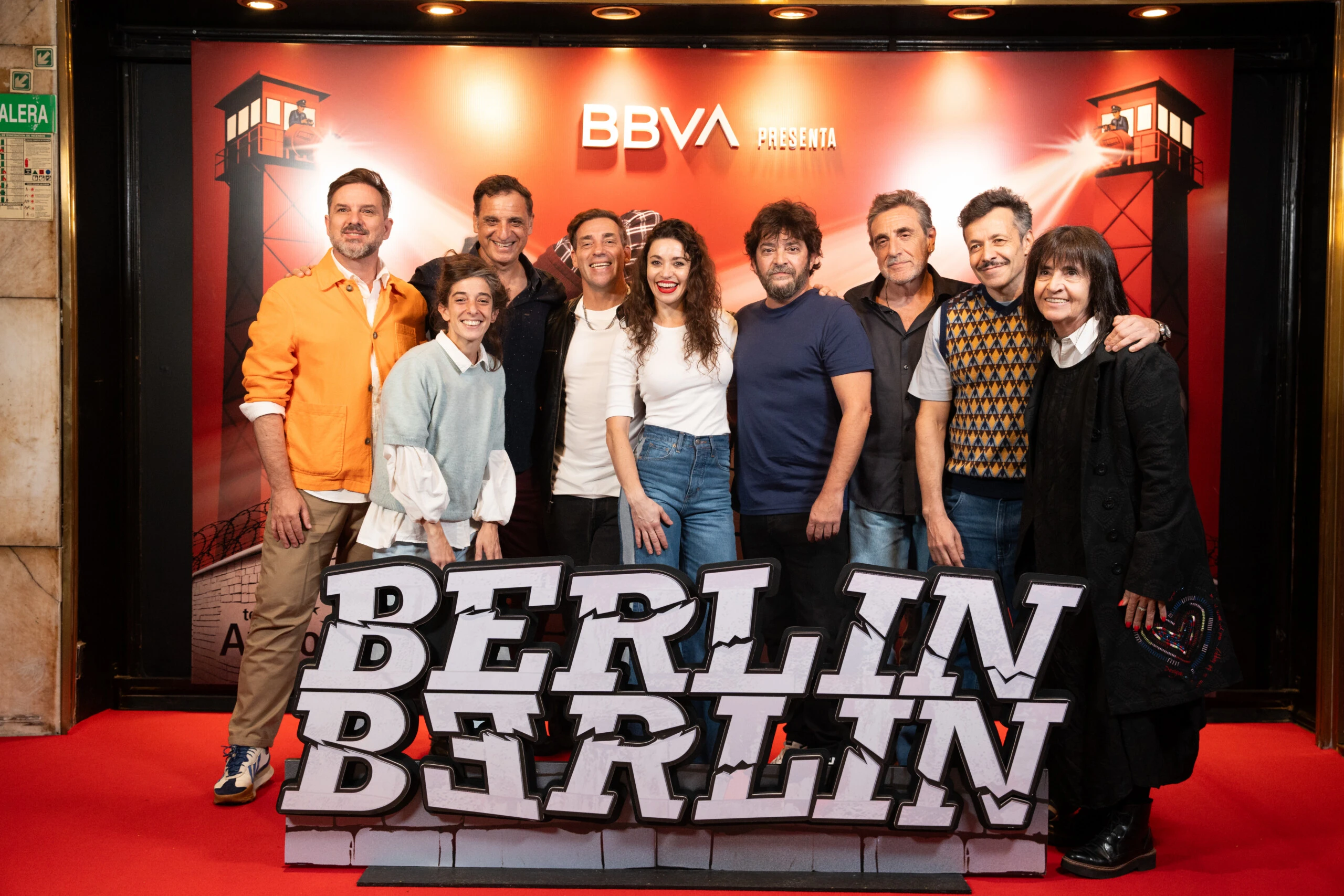 El elenco de la obra. 