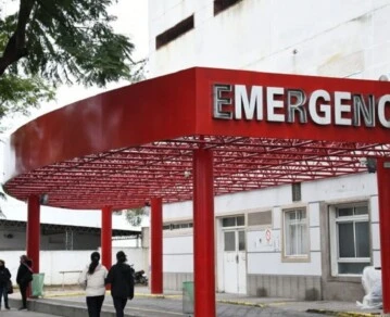 Nena de 12 años intoxicada con cocaína, marihuana y alcohol en Bahía Blanca-uno de los cuatro hombres adultos que estaban en el departamento sería su padre-Hospital Municipal de Bahía Blanca