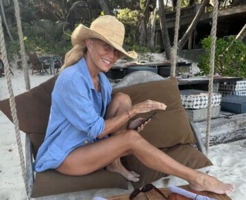 Del bikini joya a los microbikinis triangulares: Cecilia Bolocco da una lección de 'age positive fashion' desde Tulum