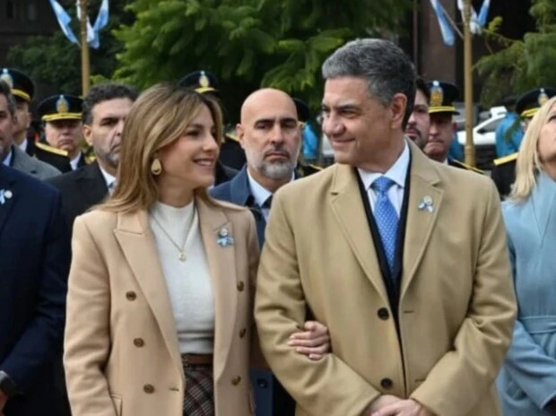 maria belen ludeña y jorge macri look tedeum 25 de mayo
