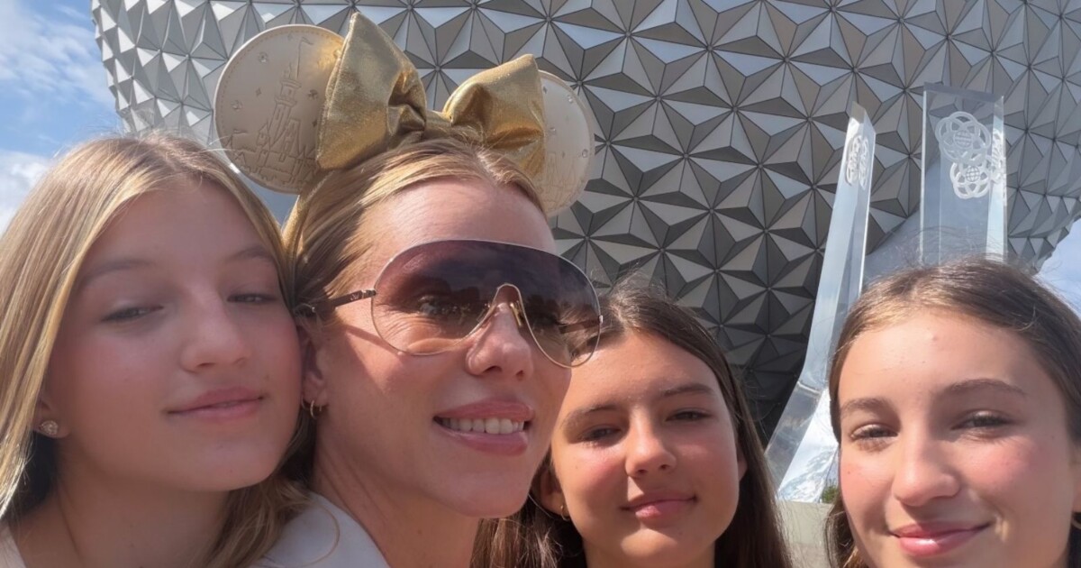 Las fotos del viaje a Disney que Nicole Neumann y Manu Urcera le regalaron a Allegra Cubero por sus 15 años