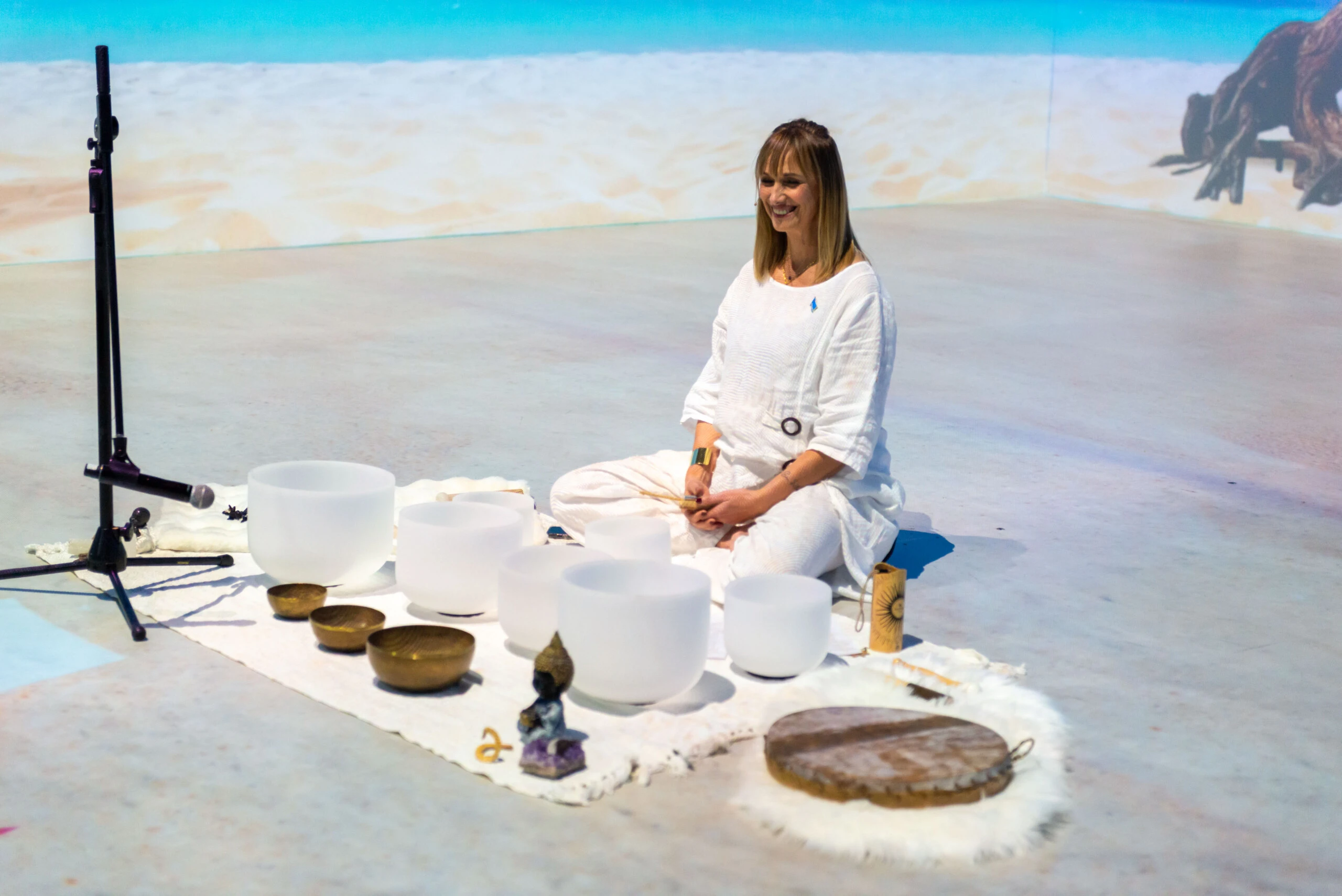 Parte de este cambio comenzó con un viaje sanador a Aruba  realizó actividades de alineación de chakras y limpieza energética, lo que le permitió conectar con su fuerza interior y la naturaleza
. Según sus propias palabras, este viaje no solo le "sacudió la cabeza", sino también el corazón. 