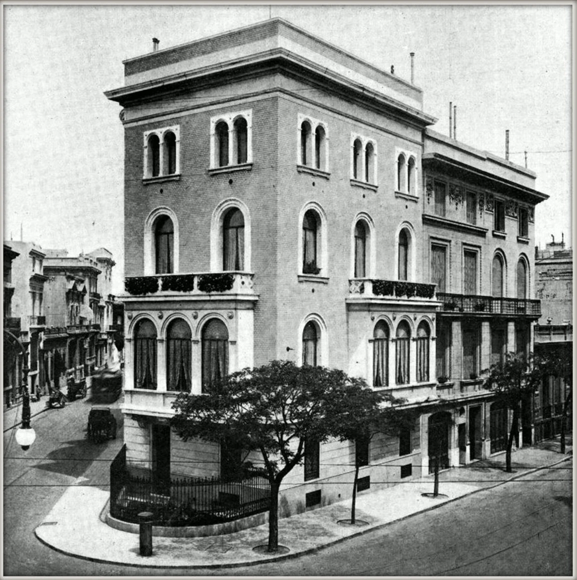 Así lucía el edificio en 1927.