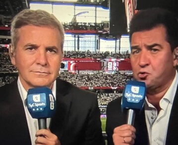 A un periodista de TyC Sports le quedó el micrófono prendido y se le escapó un tremendo insulto