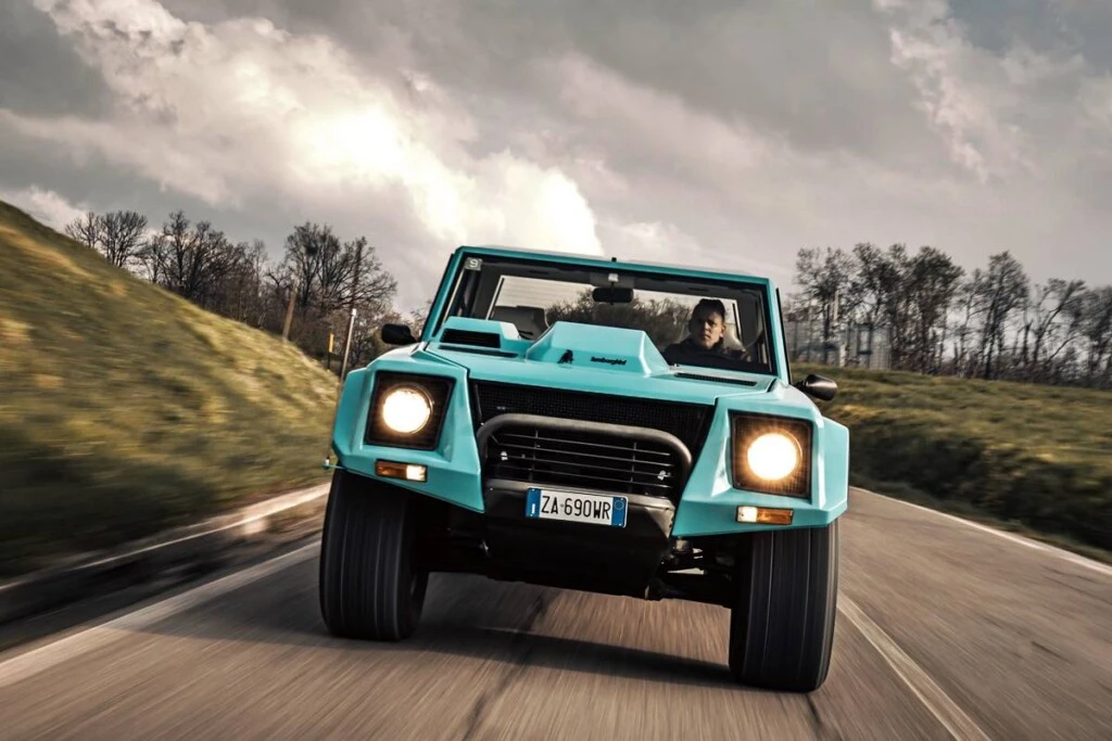Lamborghini LM002