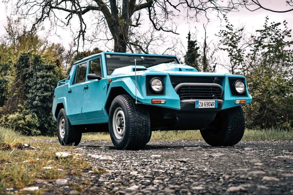Lamborghini LM002