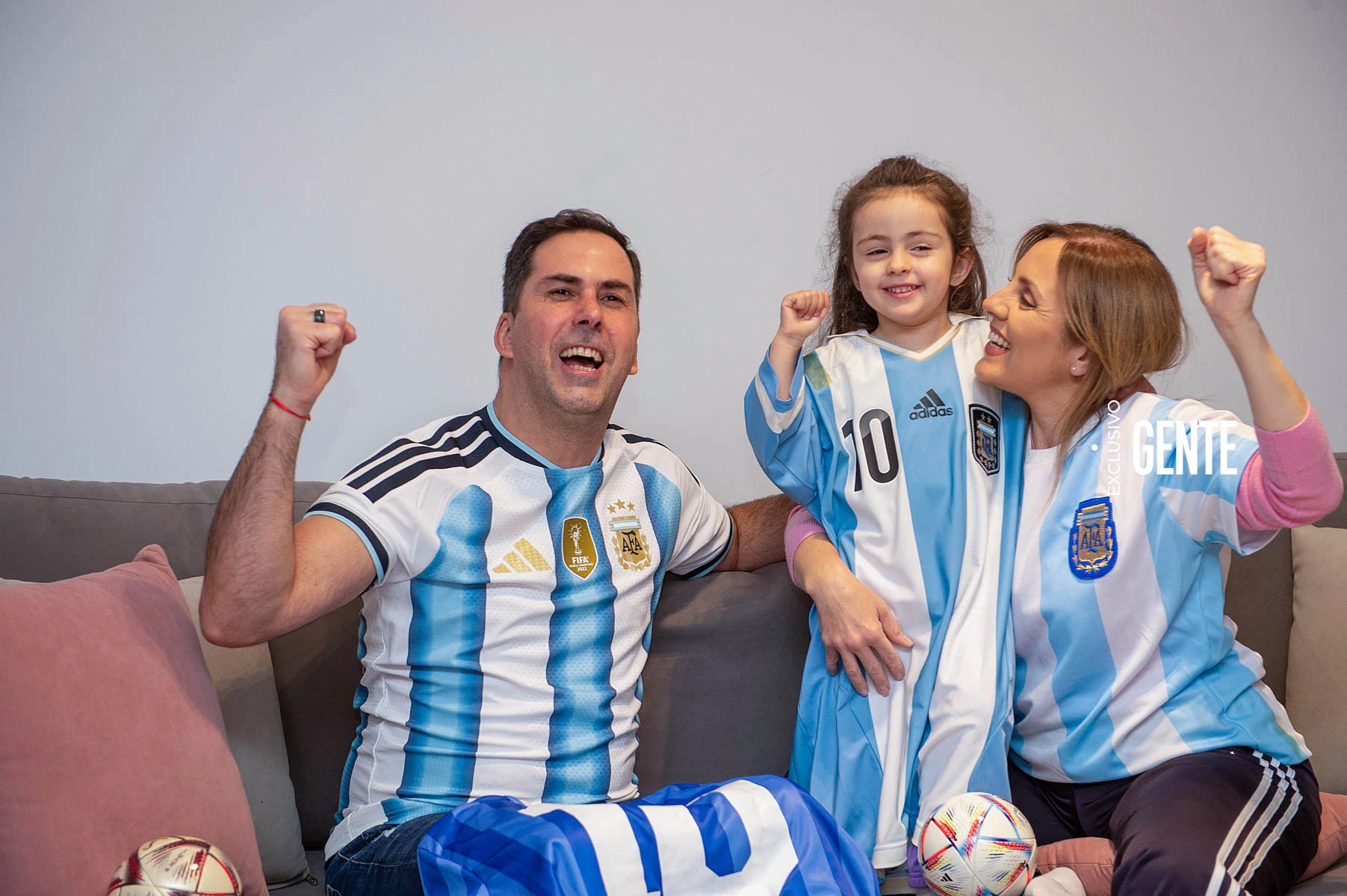 Martín Arévalo, Cora Debarbieri e Isabella