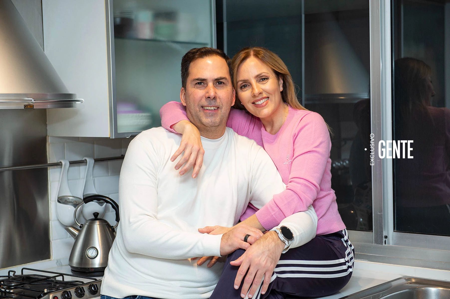 Martín Arévalo, Cora Debarbieri e Isabella