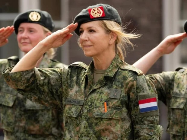 Por qué la reina Máxima se unió al Ejército a los 55 años