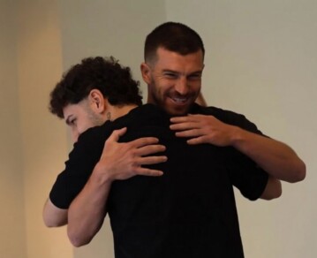 "Sigo siendo el mismo": el emotivo encuentro cara a cara entre Tim Payne y el influencer argentino que lo hizo viral