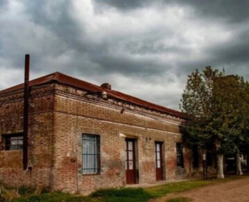 El tranquilo pueblo bonaerense a poco más de 1 hora de CABA que combina historia ferroviaria, gastronomía y días de campo