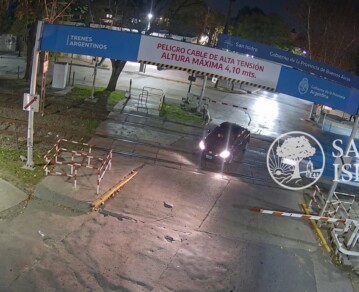 El impactante video del accidente de Ernestina Pais: así fue el momento en el que un tren arrolló su auto