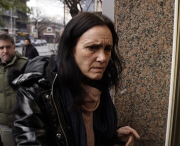 Desconsolada: así llegó Federica Pais al velorio de su hermana Ernestina