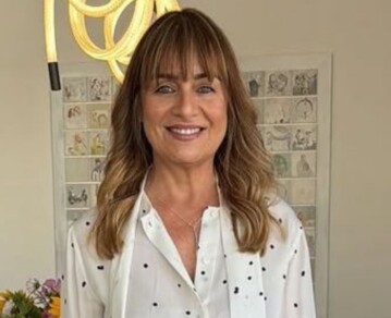 Por qué Gabriela Arias Uriburu eligió vestir de blanco en la boda musulmana de su hijo Sharif: la historia detrás de sus dos looks