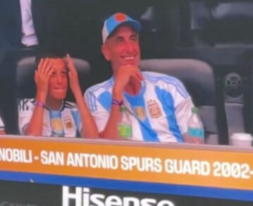 Manu Ginóbili mostró la intimidad de su presencia en el triunfo de Argentina ante Austria en el Mundial 2026