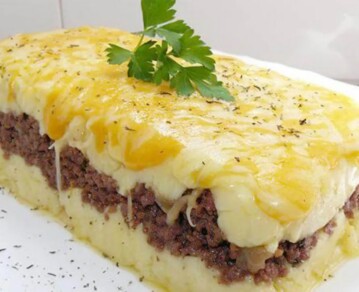 La receta de pastel de papas que queda dorada por fuera y súper cremosa por dentro