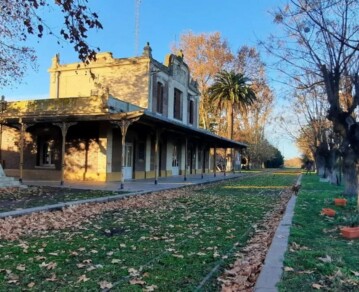 A 1 hora de CABA: el pequeño pueblo de 1100 habitantes conocido por sus empanadas cortadas a cuchillo