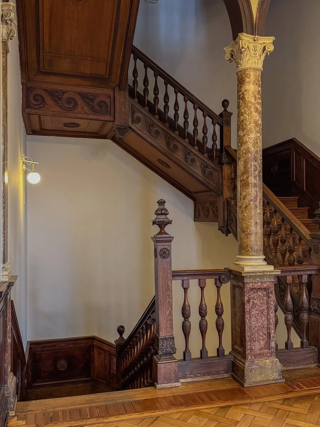 El edificio, que también sirvió como residencia del prestigioso arquitecto Alejandro Bustillo, pasó por un proceso de renovación que duró casi dos años.