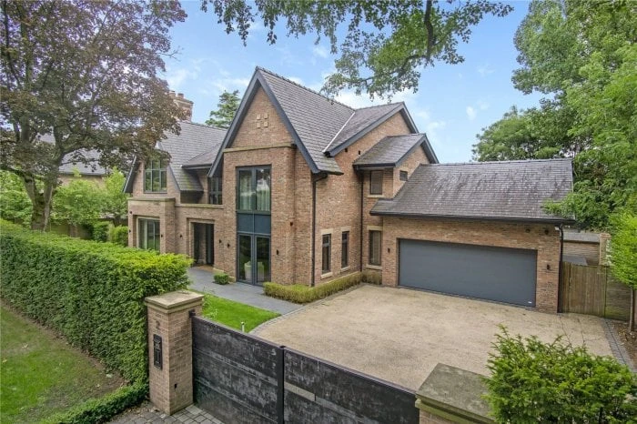 La casa de Alexis Mac Allister en Inglaterra. 