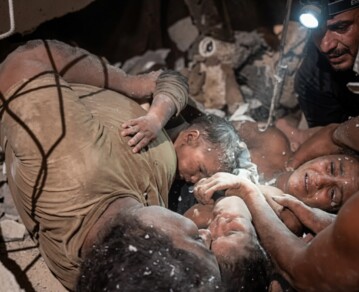 El secreto detrás del milagro de Venezuela: cómo logró una madre amamantar durante días a sus hijos bajo los escombros sin agua ni comida