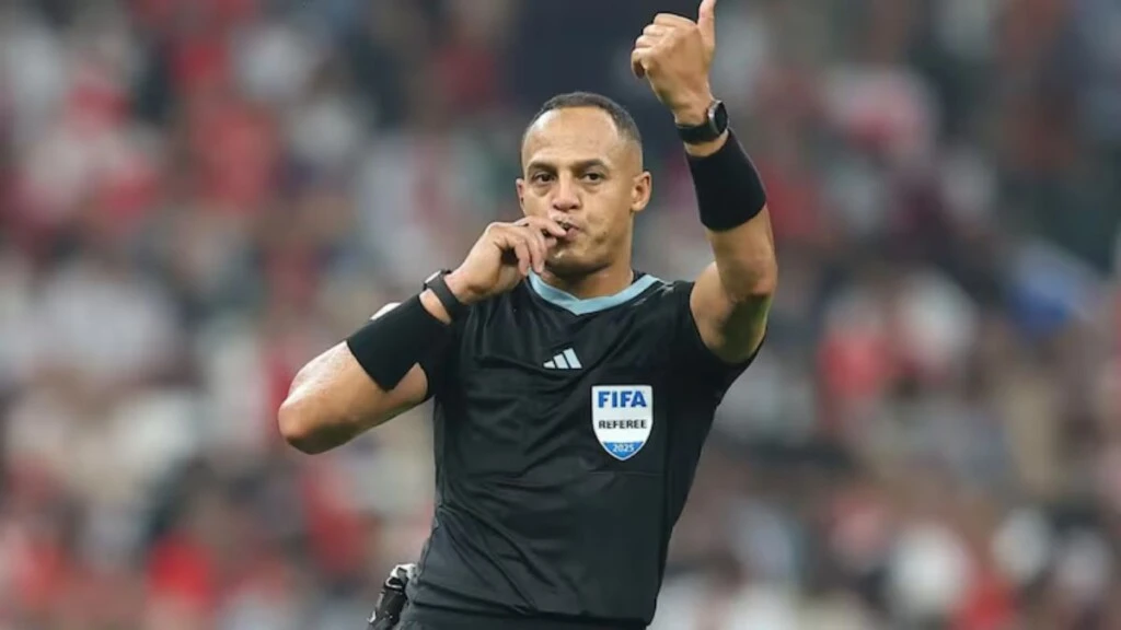 Quién es Ismail Elfath, el árbitro que dirigirá el partido de Argentina ante Inglaterra por la semifinal del Mundial 2026