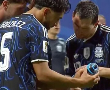 Insólito: qué se había anotado el arquero inglés en su botella de agua para la semifinal ante Argentina