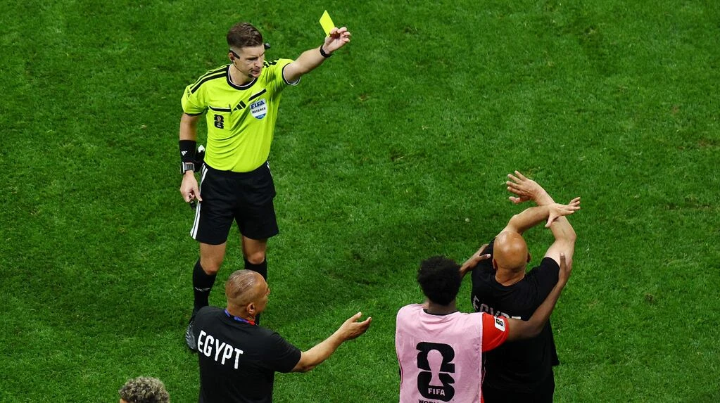 Escándalo en pleno partido entre Argentina y Egipto.