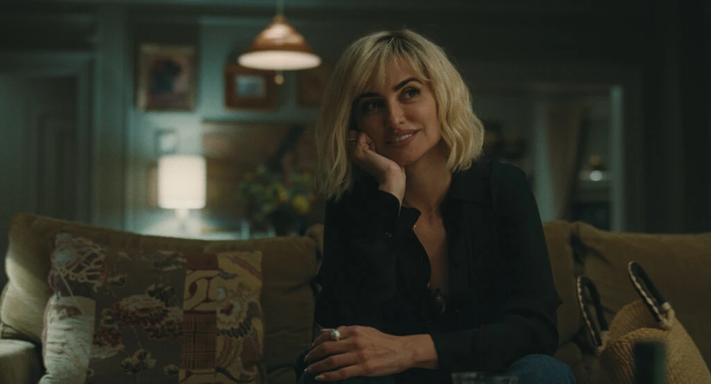 Pina, el personaje de Penélope Cruz, será una de las grandes responsables de que una cena entre vecinos tome un rumbo completamente inesperado.