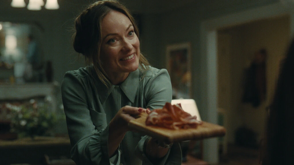 Olivia Wilde dirige y protagoniza La invitación, su nueva película, donde interpreta a Angela, una mujer que atraviesa una profunda crisis de pareja.