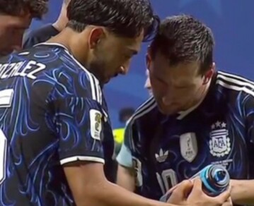 Se supo qué decía el machete del arquero inglés que encontró la Selección Argentina tras la semifinal del Mundial 2026