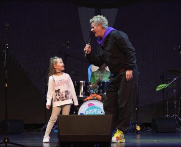 Pura ternura: Mike Amigorena subió al escenario con su hija Miel y deslumbraron a todos en plenas vacaciones de invierno