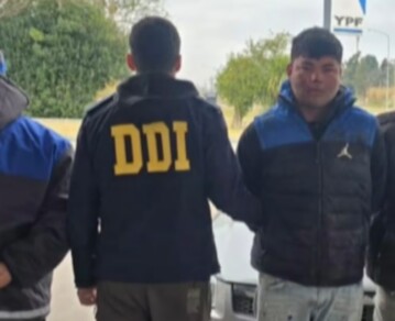 El sorpresivo disfraz que usaron dos policías para atrapar a una pareja de motochorros