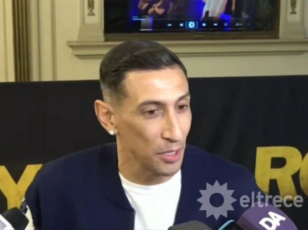 Ángel di María habló con los medios luego de ver la obra de Nicolás Vázquez.