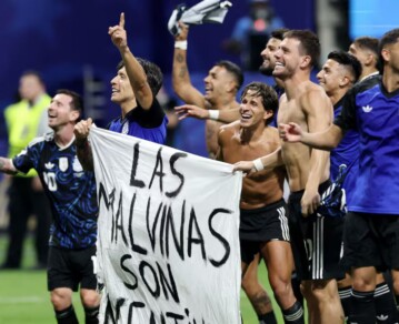 La contundente denuncia de Reino Unido a la FIFA por la bandera de Malvinas tras el triunfo de Argentina