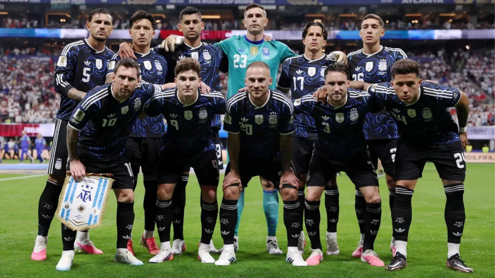 La selección Argentina en el último partido frente a Inglaterra.