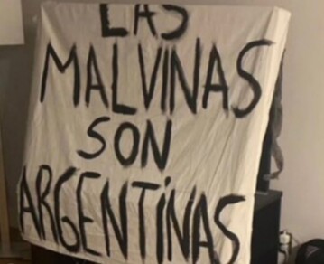 La historia detrás de la bandera de Malvinas que mostró la Selección argentina tras eliminar a Inglaterra