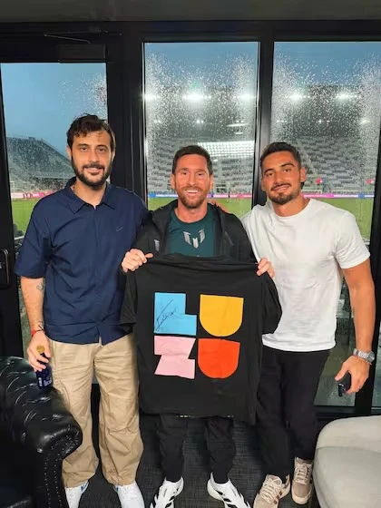 Diego Leuco y Nico Occhiato junto a Lionel Messi. 