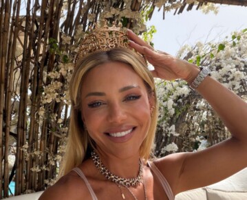 Las fotos del cumpleaños de Evangelina Anderson en Marbella: torta vasca y un festejo íntimo frente al mar