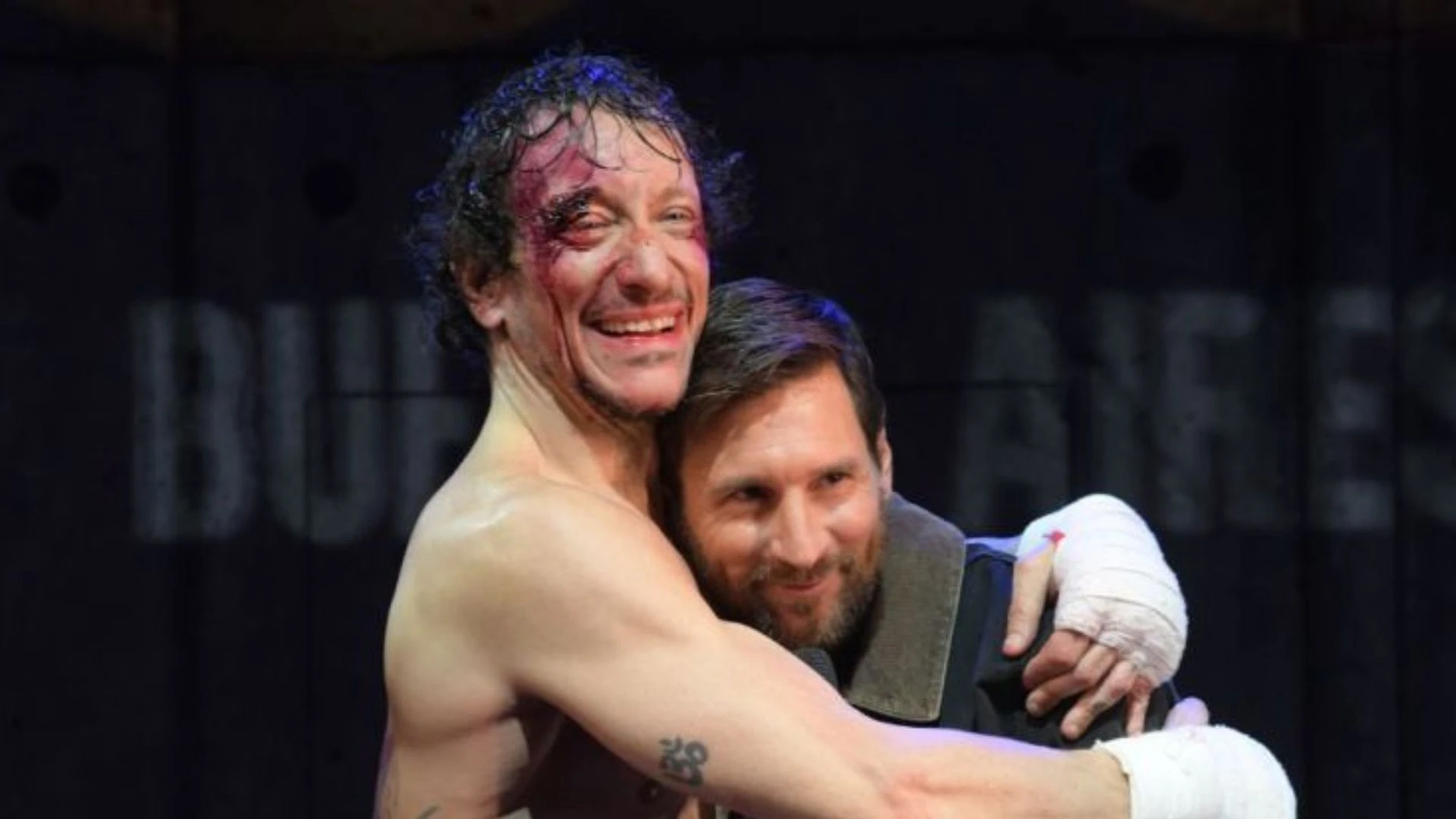 El abrazo de Vázquez y Messi el día que el jugador fue a ver Rocky. 