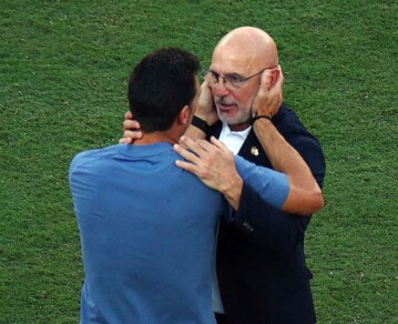 El director técnico de España reveló qué le dijo a Lionel Scaloni en la cancha tras ganar el Mundial