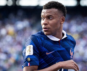 Emoción Mundial: la dolorosa historia detrás del gesto de Mbappé tras su primer gol ante Suecia