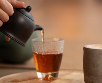 El mejor té para aliviar la garganta en invierno y cómo prepararlo