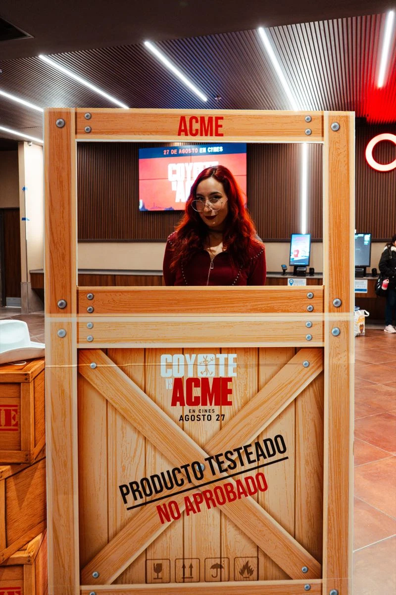 GENTE premieree Coyote vs ACME